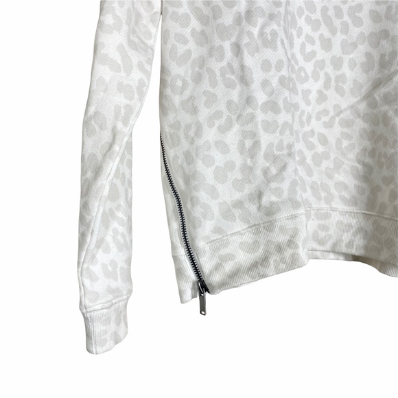 RAILS Marlo Zip Sweatshirt In Grey Jaguar Design Side Zipper Detail sz Small - Picture 4 of 8